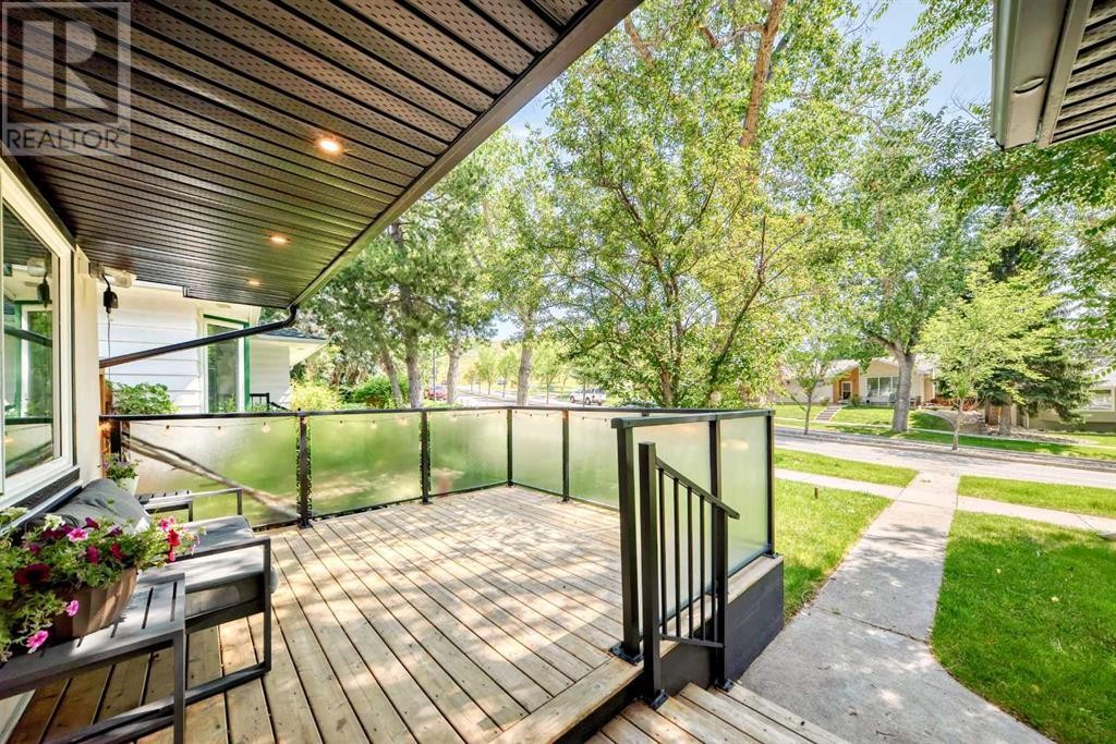 












4719 Charleswood Drive NW

,
Calgary,




Alberta
T2L2E6

