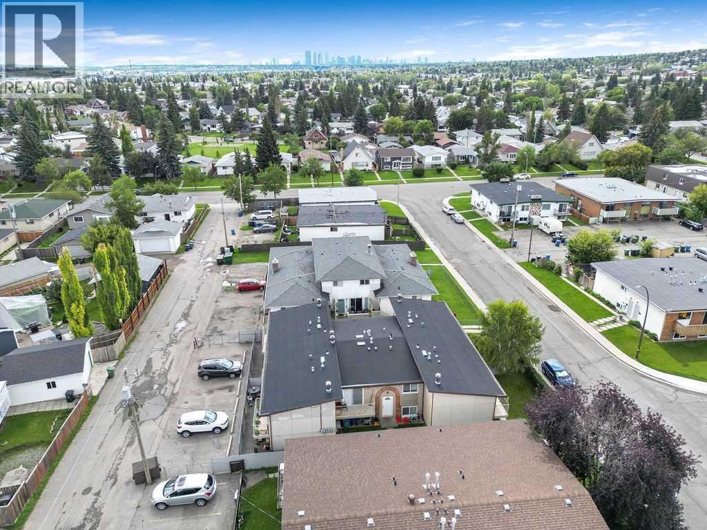 












12 Huntley Close NE

,
Calgary,




Alberta
T2K4Z3

