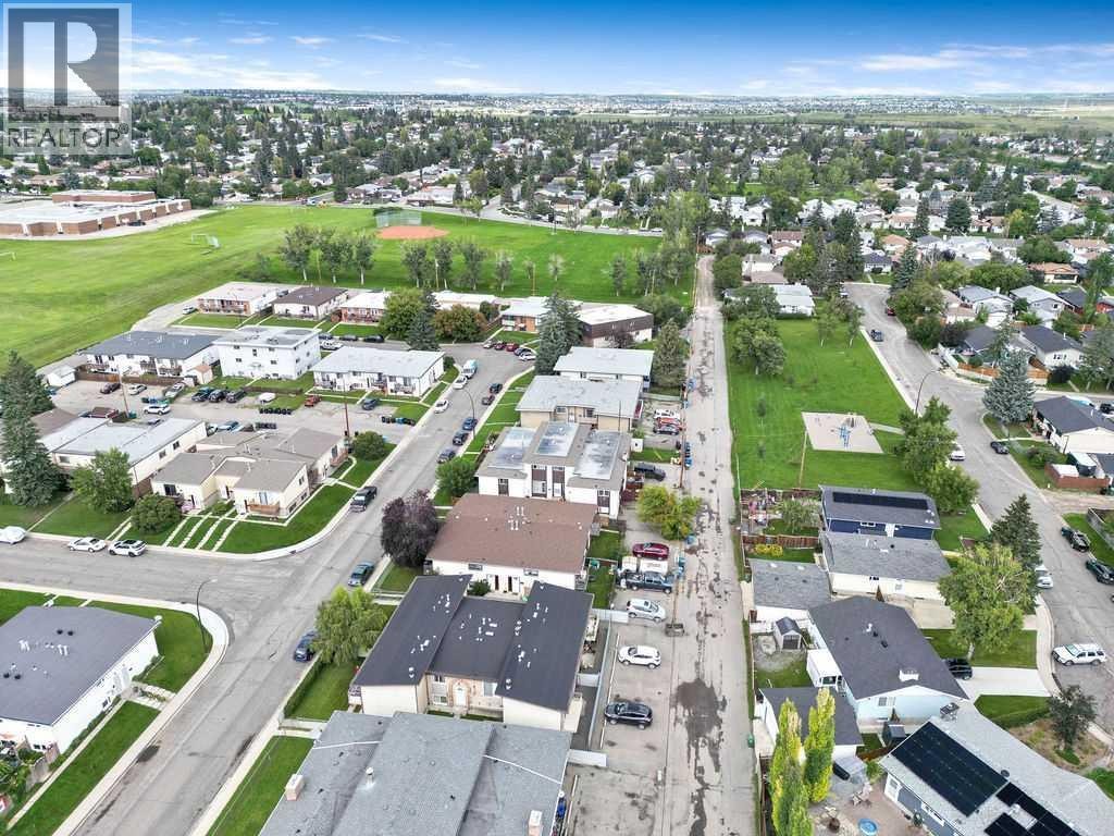 












12 Huntley Close NE

,
Calgary,




Alberta
T2K4Z3

