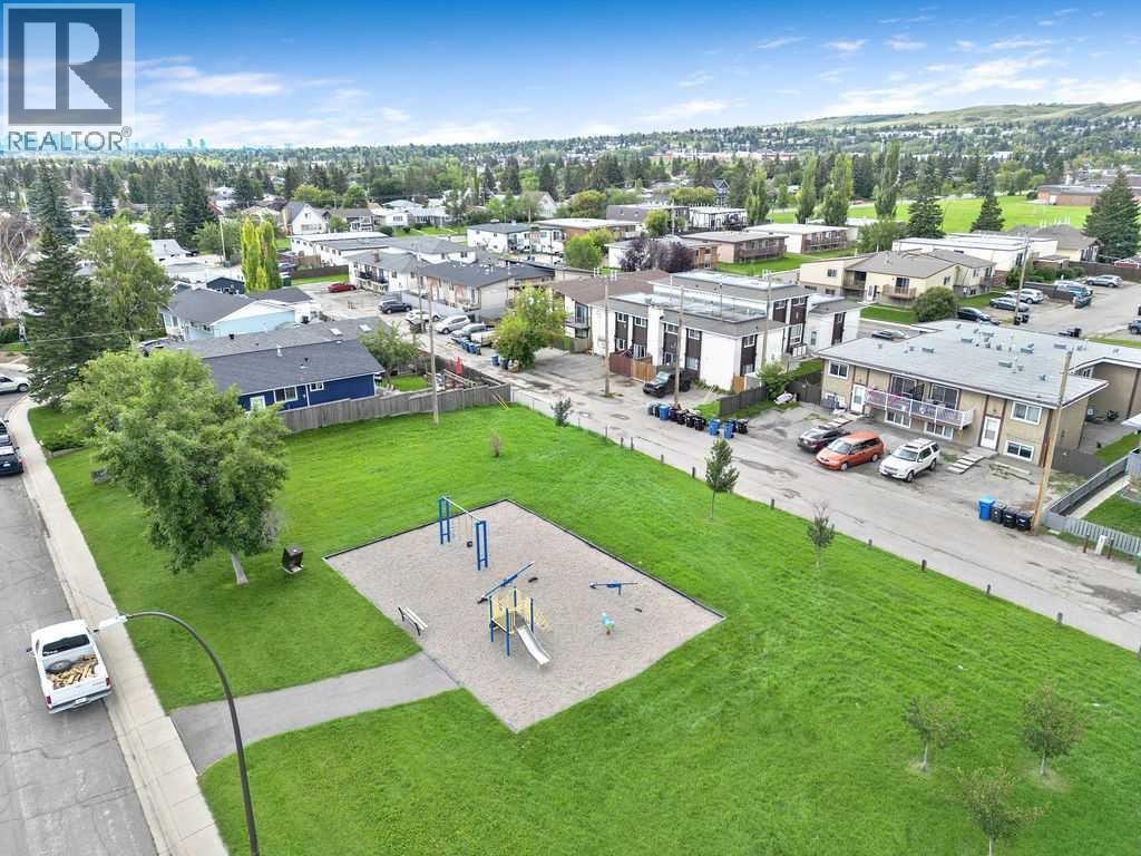 












12 Huntley Close NE

,
Calgary,




Alberta
T2K4Z3

