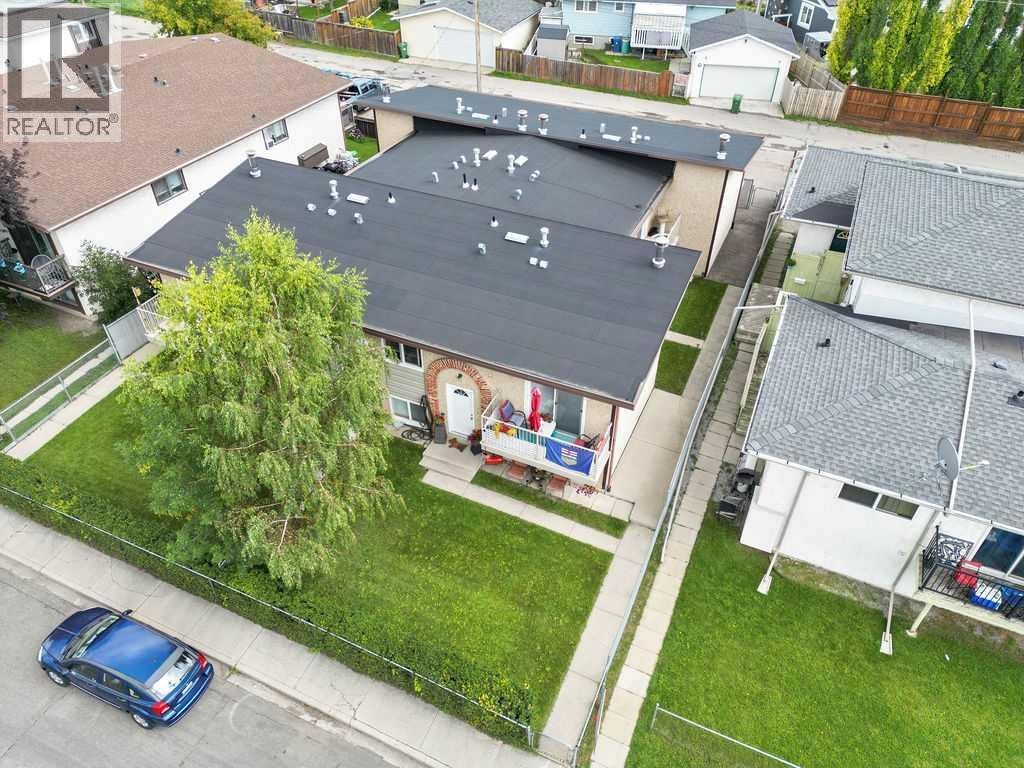 












12 Huntley Close NE

,
Calgary,




Alberta
T2K4Z3

