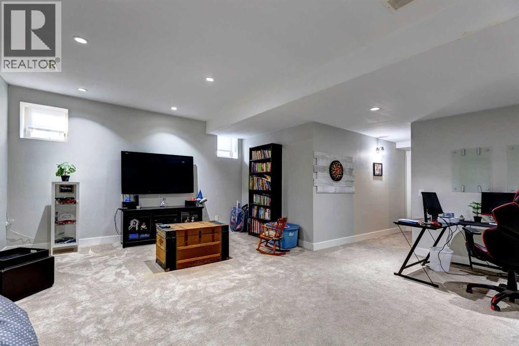 












152 Mike Ralph Way SW

,
Calgary,




Alberta
T3E7P2

