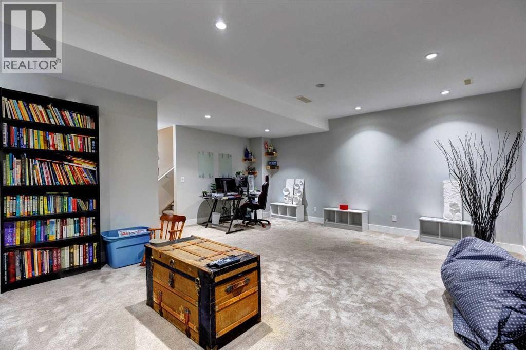 












152 Mike Ralph Way SW

,
Calgary,




Alberta
T3E7P2

