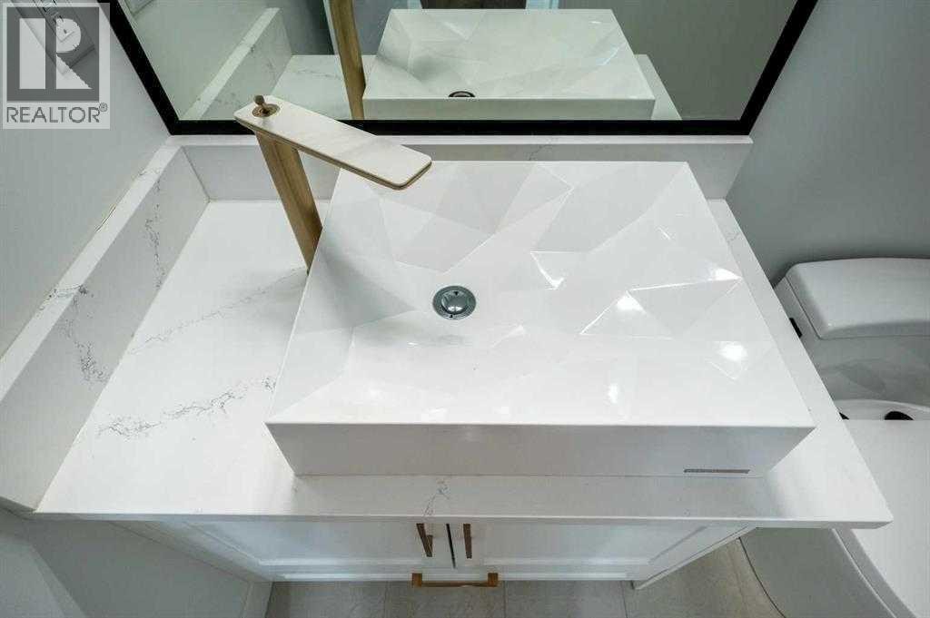 












105 Hartford Road NW

,
Calgary,




Alberta
T2K2A7

