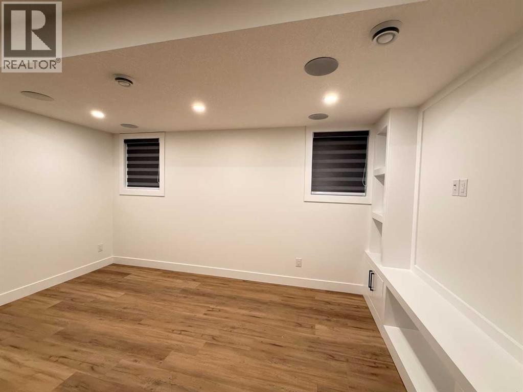 












105 Hartford Road NW

,
Calgary,




Alberta
T2K2A7

