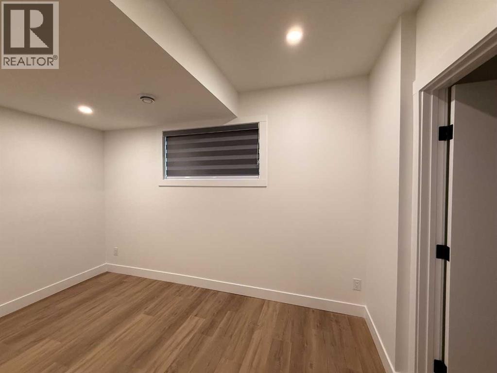 












105 Hartford Road NW

,
Calgary,




Alberta
T2K2A7

