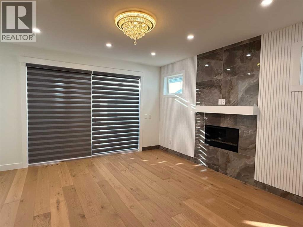 












105 Hartford Road NW

,
Calgary,




Alberta
T2K2A7

