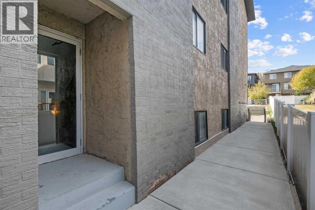 












6, 2407 17 Street SW

,
Calgary,




Alberta
T2T4M9

