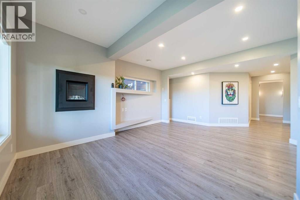 












27 Sunset Park

,
Cochrane,




Alberta
T4C0N4

