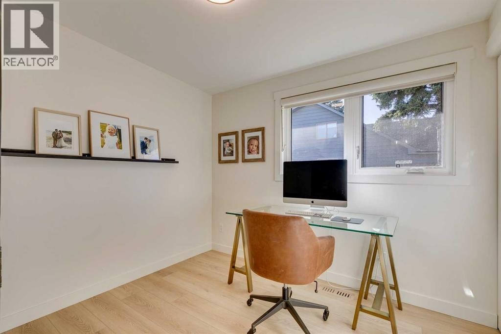 












419 Parkview Crescent SE

,
Calgary,




Alberta
T2J4N8

