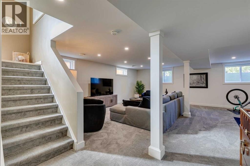 












419 Parkview Crescent SE

,
Calgary,




Alberta
T2J4N8

