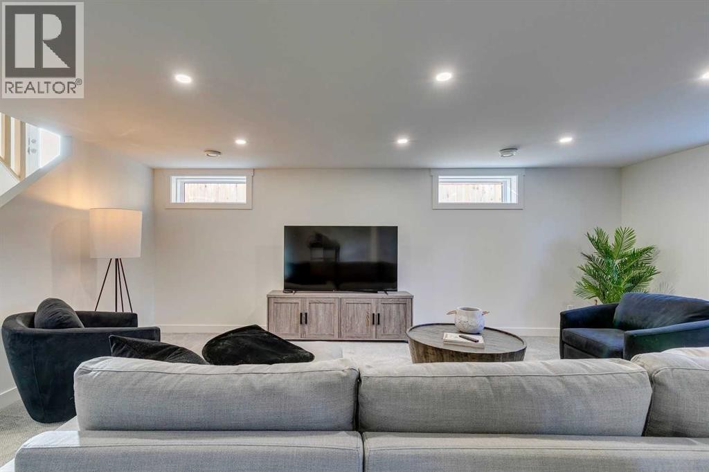 












419 Parkview Crescent SE

,
Calgary,




Alberta
T2J4N8

