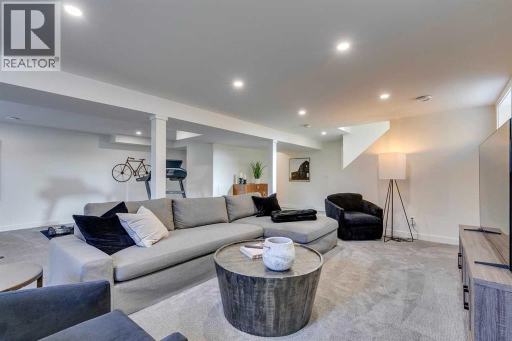 












419 Parkview Crescent SE

,
Calgary,




Alberta
T2J4N8

