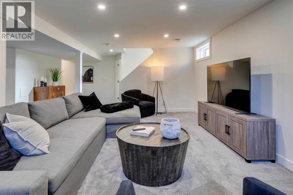 












419 Parkview Crescent SE

,
Calgary,




Alberta
T2J4N8

