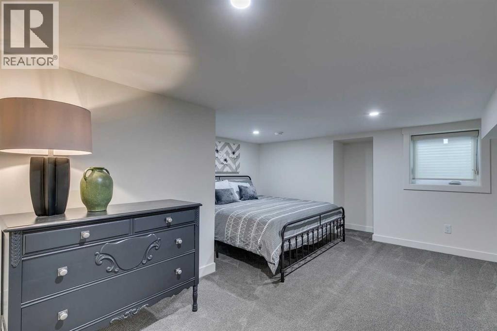 












419 Parkview Crescent SE

,
Calgary,




Alberta
T2J4N8

