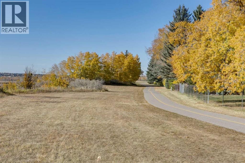 












419 Parkview Crescent SE

,
Calgary,




Alberta
T2J4N8

