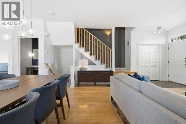 












2405 Sorrel Mews SW

,
Calgary,




Alberta
T2T6G5

