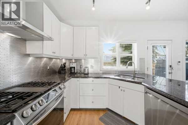 












2405 Sorrel Mews SW

,
Calgary,




Alberta
T2T6G5

