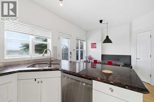 












2405 Sorrel Mews SW

,
Calgary,




Alberta
T2T6G5

