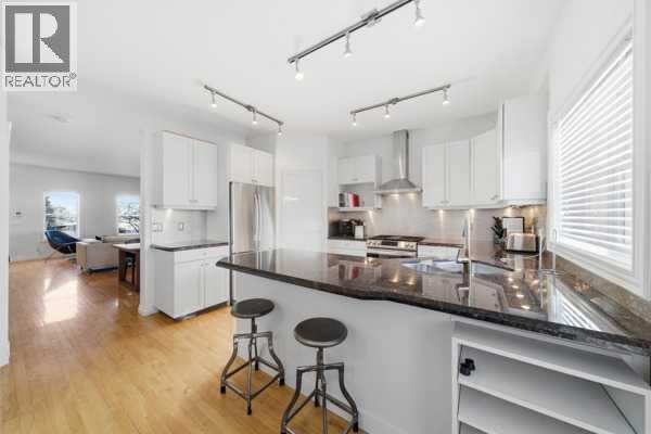 












2405 Sorrel Mews SW

,
Calgary,




Alberta
T2T6G5

