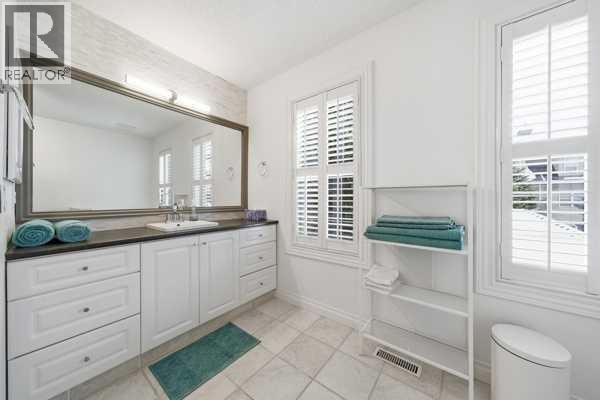 












2405 Sorrel Mews SW

,
Calgary,




Alberta
T2T6G5

