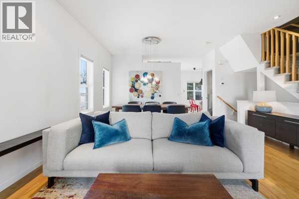 












2405 Sorrel Mews SW

,
Calgary,




Alberta
T2T6G5

