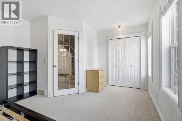 












2405 Sorrel Mews SW

,
Calgary,




Alberta
T2T6G5

