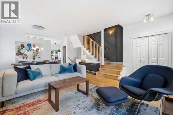 












2405 Sorrel Mews SW

,
Calgary,




Alberta
T2T6G5

