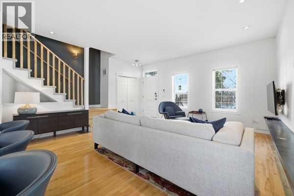 












2405 Sorrel Mews SW

,
Calgary,




Alberta
T2T6G5

