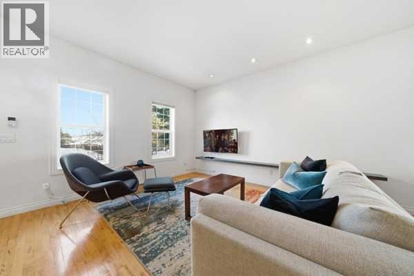 












2405 Sorrel Mews SW

,
Calgary,




Alberta
T2T6G5

