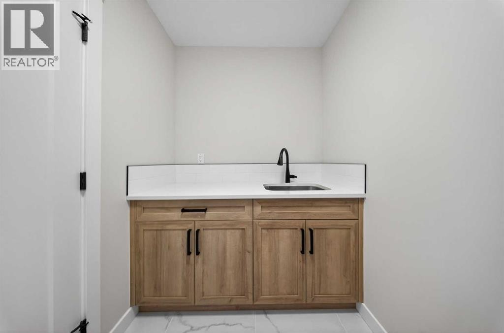 












298 Kinniburgh Loop

,
Chestermere,




Alberta
T1X3C3

