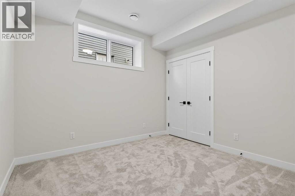 












298 Kinniburgh Loop

,
Chestermere,




Alberta
T1X3C3

