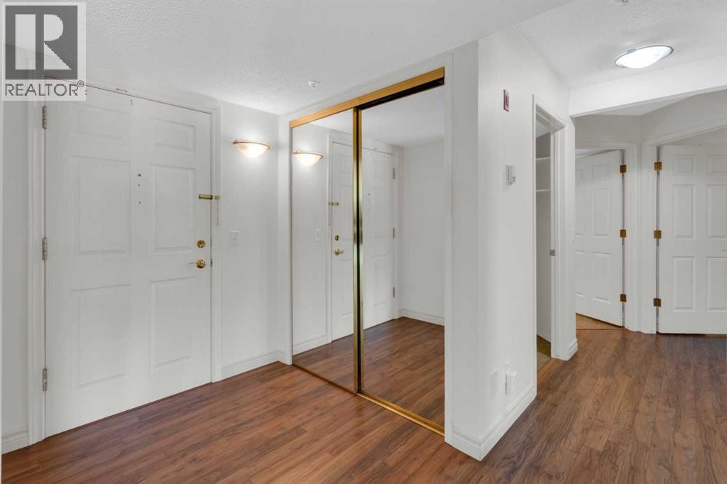 












206, 3206 Hawksbrow Point NW

,
Calgary,




Alberta
T3G4C9

