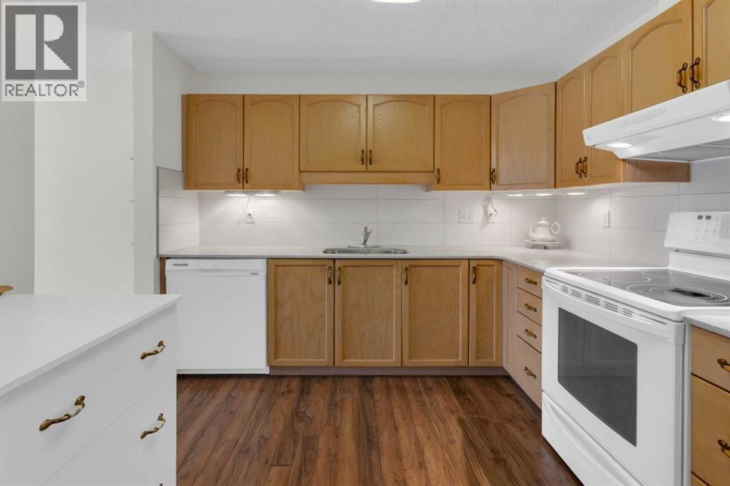 












206, 3206 Hawksbrow Point NW

,
Calgary,




Alberta
T3G4C9

