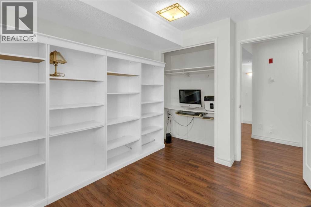 












206, 3206 Hawksbrow Point NW

,
Calgary,




Alberta
T3G4C9

