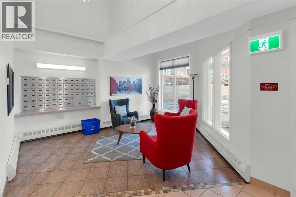 












206, 3206 Hawksbrow Point NW

,
Calgary,




Alberta
T3G4C9

