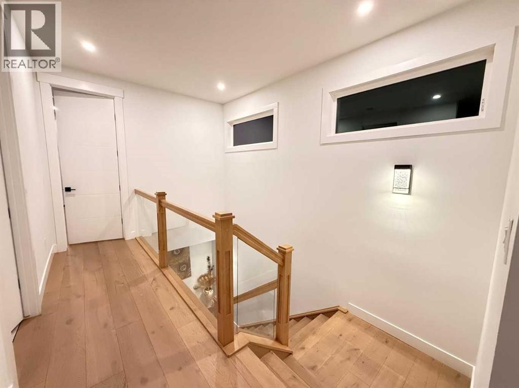 












103 Hartford Road NW

,
Calgary,




Alberta
T2K2A7

