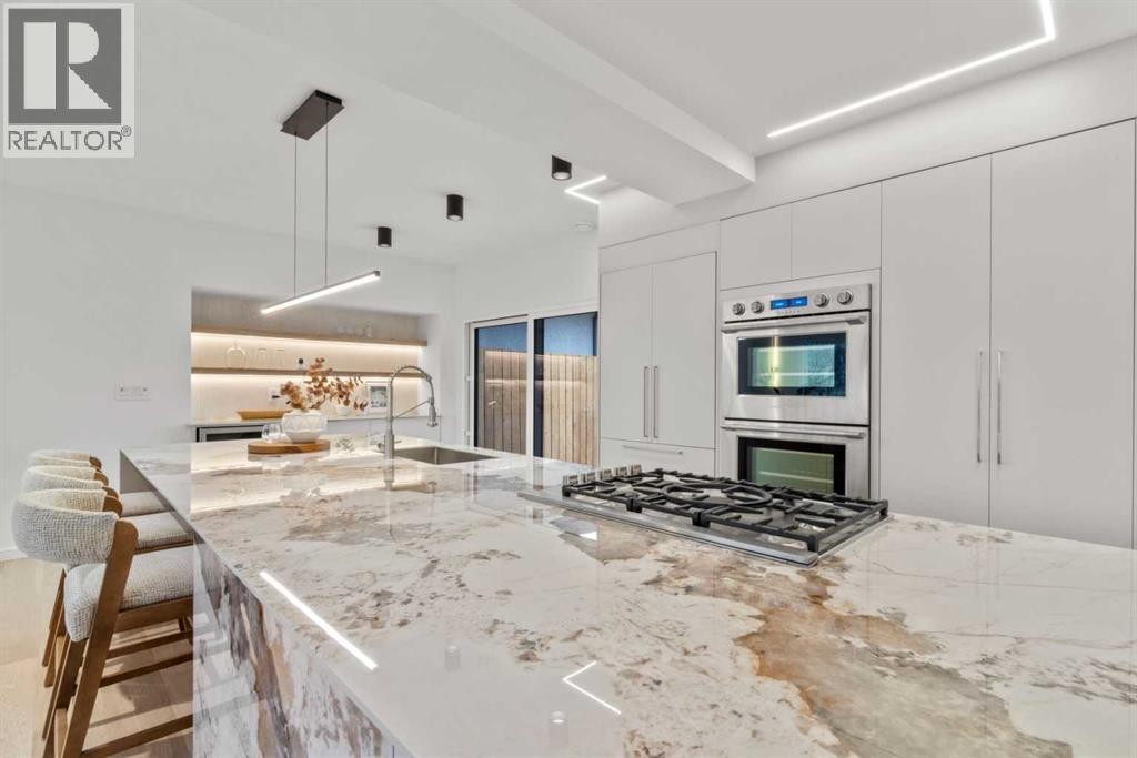 












3531 Spruce Drive SW

,
Calgary,




Alberta
T3C3A5

