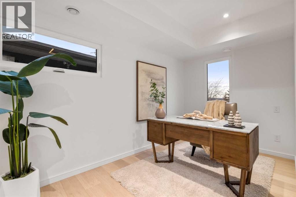 












3531 Spruce Drive SW

,
Calgary,




Alberta
T3C3A5

