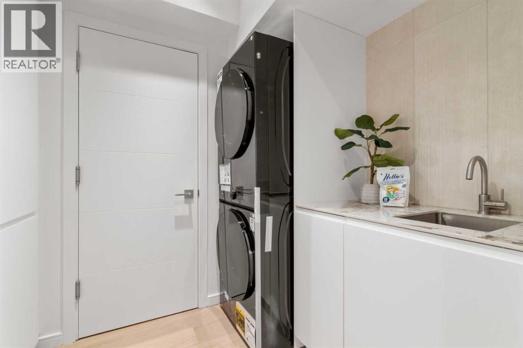 












3531 Spruce Drive SW

,
Calgary,




Alberta
T3C3A5

