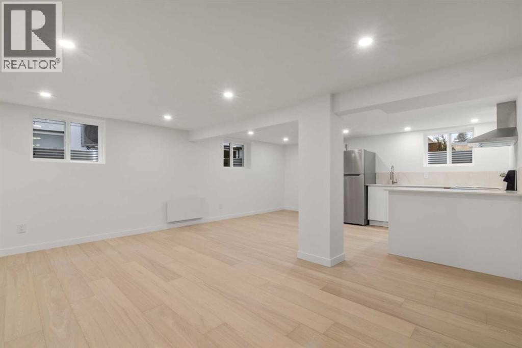 












3531 Spruce Drive SW

,
Calgary,




Alberta
T3C3A5

