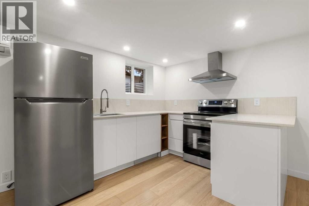 












3531 Spruce Drive SW

,
Calgary,




Alberta
T3C3A5

