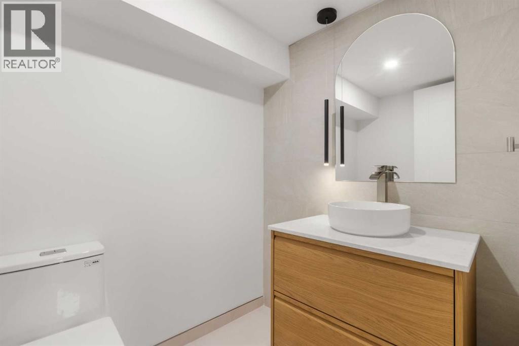 












3531 Spruce Drive SW

,
Calgary,




Alberta
T3C3A5

