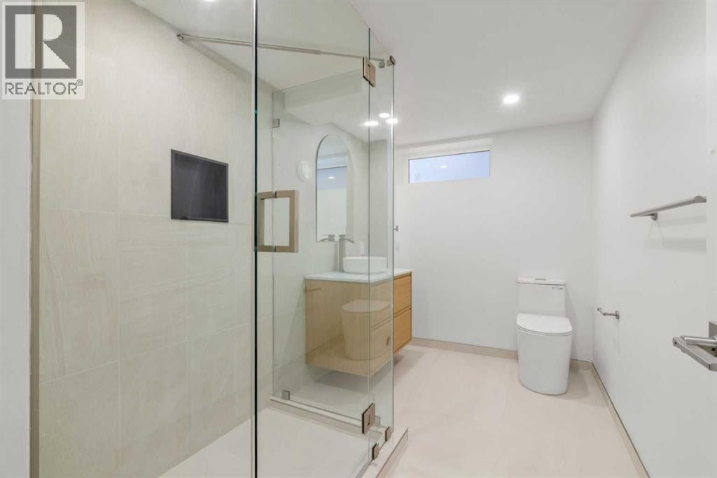 












3531 Spruce Drive SW

,
Calgary,




Alberta
T3C3A5

