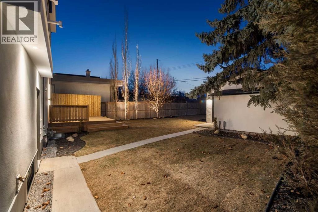 












3531 Spruce Drive SW

,
Calgary,




Alberta
T3C3A5

