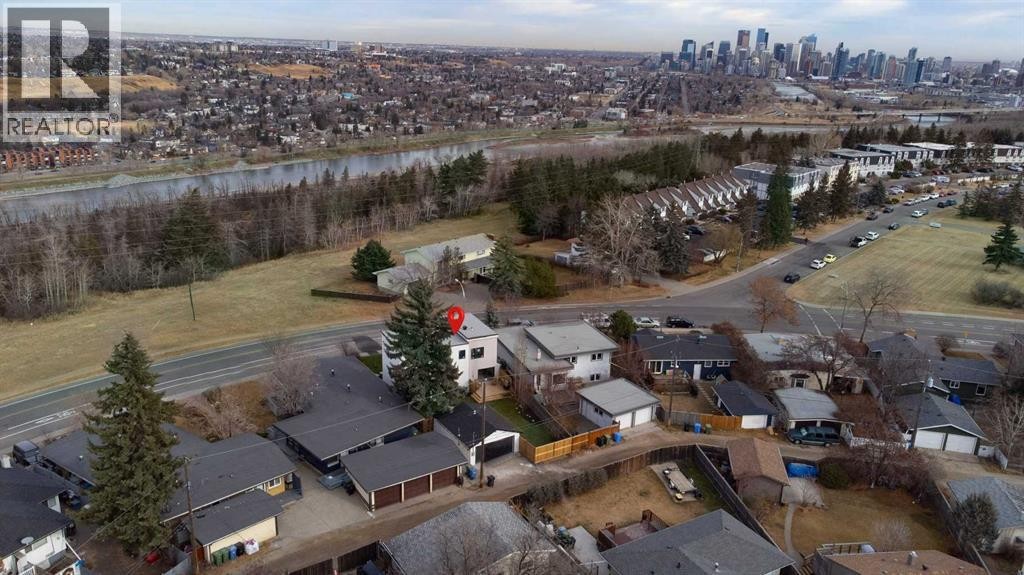 












3531 Spruce Drive SW

,
Calgary,




Alberta
T3C3A5

