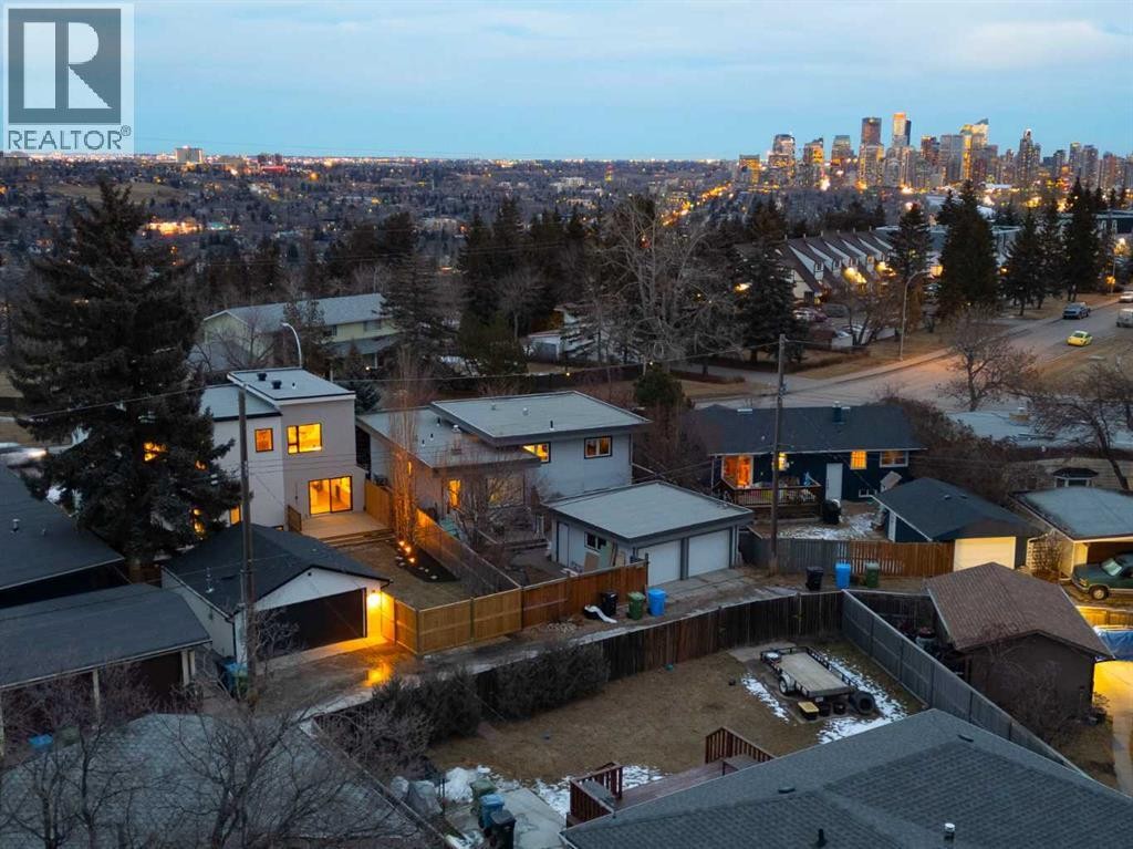 












3531 Spruce Drive SW

,
Calgary,




Alberta
T3C3A5

