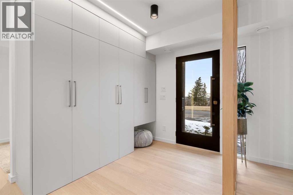 












3531 Spruce Drive SW

,
Calgary,




Alberta
T3C3A5

