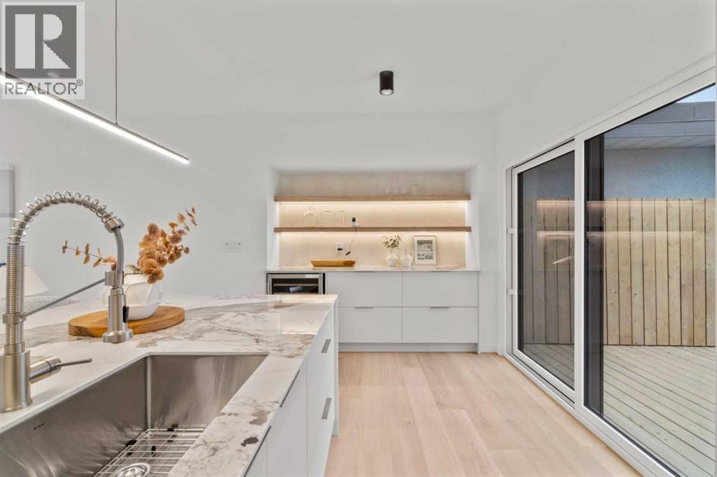 












3531 Spruce Drive SW

,
Calgary,




Alberta
T3C3A5

