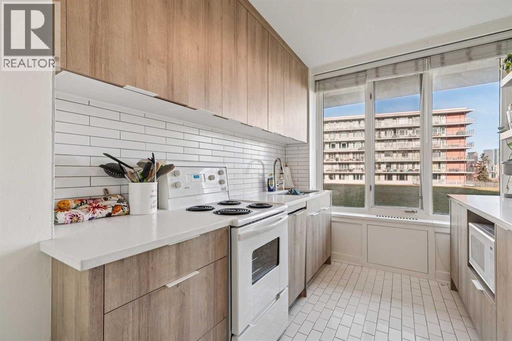 












204, 3316 Rideau Place SW

,
Calgary,




Alberta
T2S1Z4

